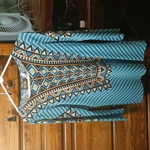 Bob Mackie womens top size is xs